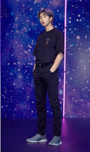 Load image into Gallery viewer, Fila x BTS Voyager Collection Fila RGB Flex Shine GRAY